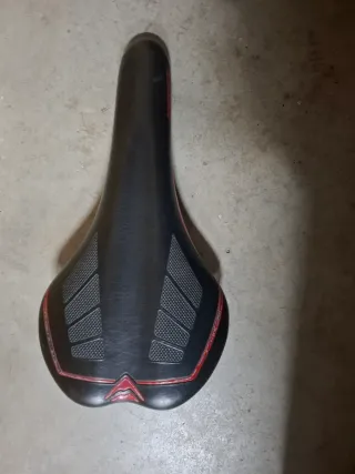 Sillín Merida bicicleta Negro/Rojo