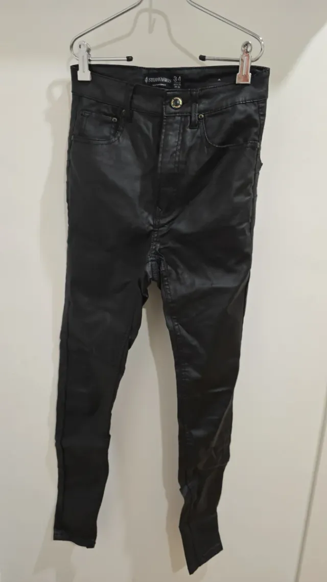 Pantalón efecto piel Stradivarius T.34