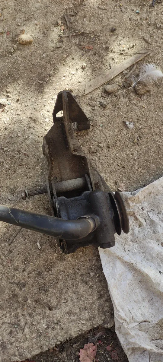 Bomba y soporte dirección asistida C15/205/309