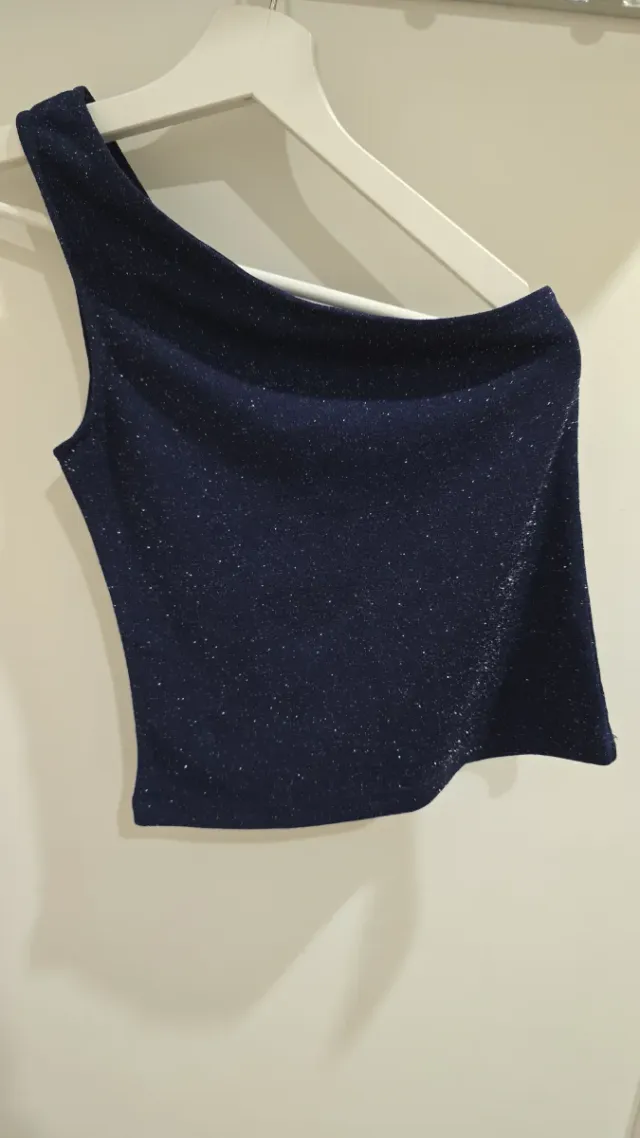 Top Asimétrico Azul Brillante