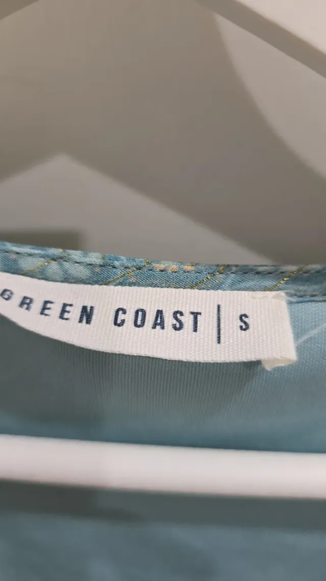 Vestido azul con elástico en cintura