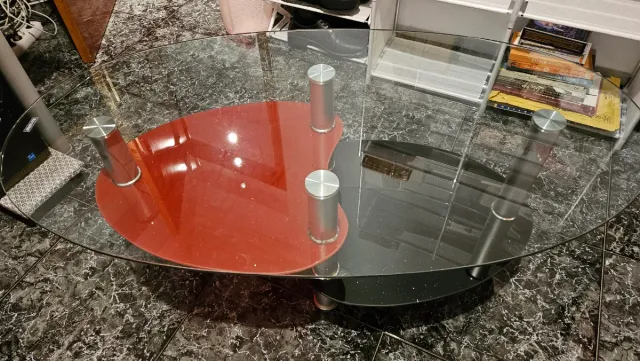 Mesa centro cristal ovalada negra,roja transparent
