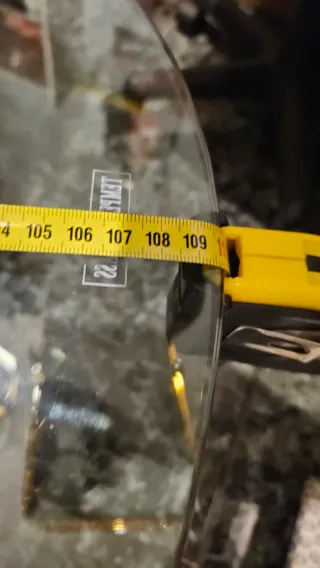 Mesa centro cristal ovalada negra,roja transparent