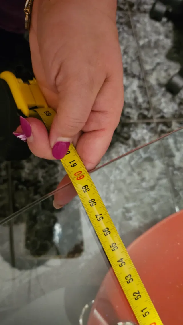 Mesa centro cristal ovalada negra,roja transparent