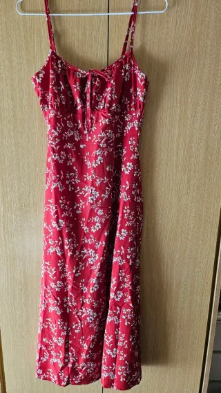 Vestido rojo floral tirantes midi