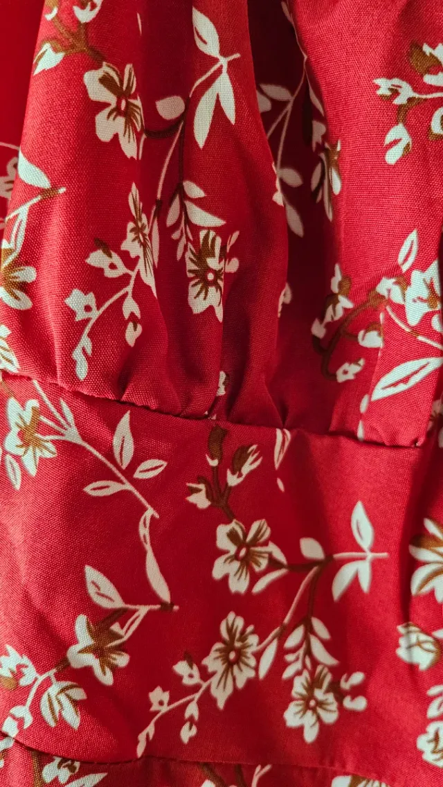 Vestido rojo floral tirantes midi