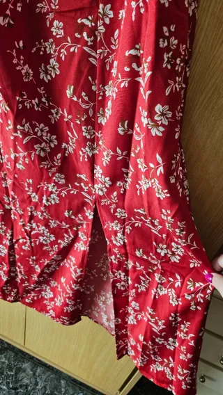 Vestido rojo floral tirantes midi