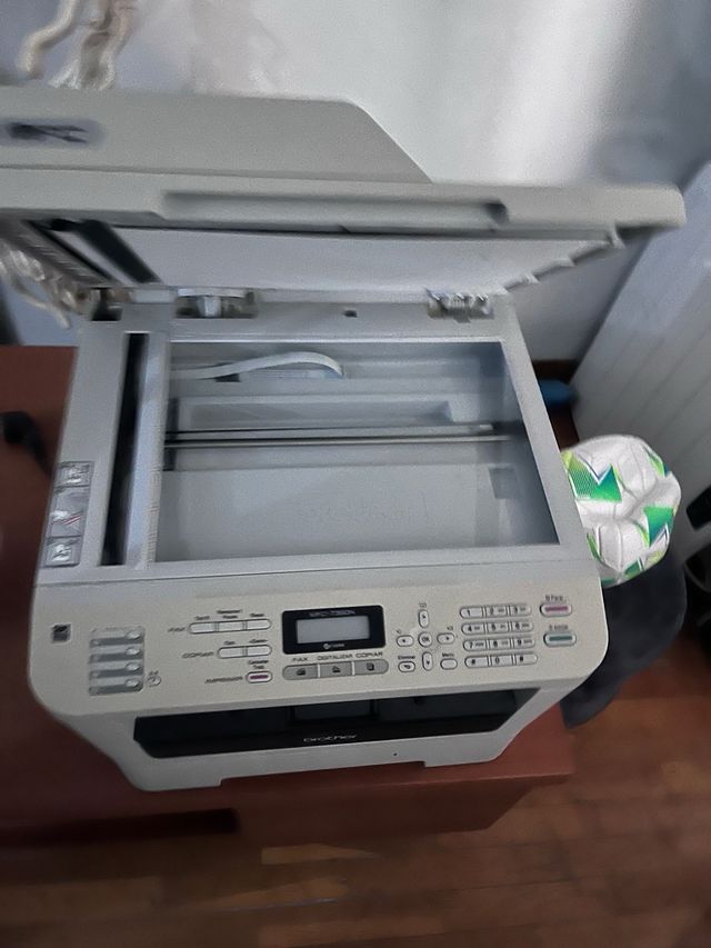 Fotocopiadora e impresora Brother MFC-7360N