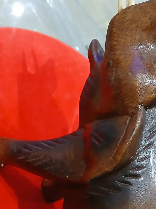 Elefante de madera tallada