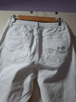 Pantalones Desigual Blancos con Bordado