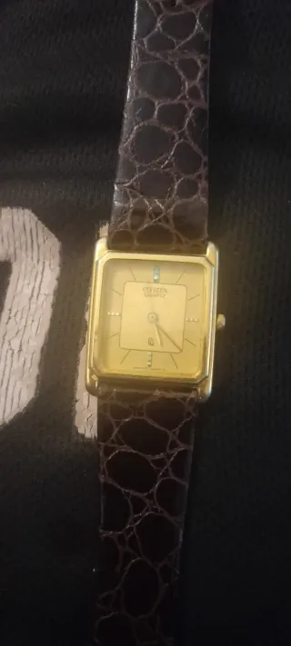 Reloj Citizen Cuarzo Dorado y Negro