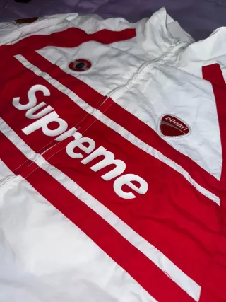 Conjunto Supreme x Ducati Talla L