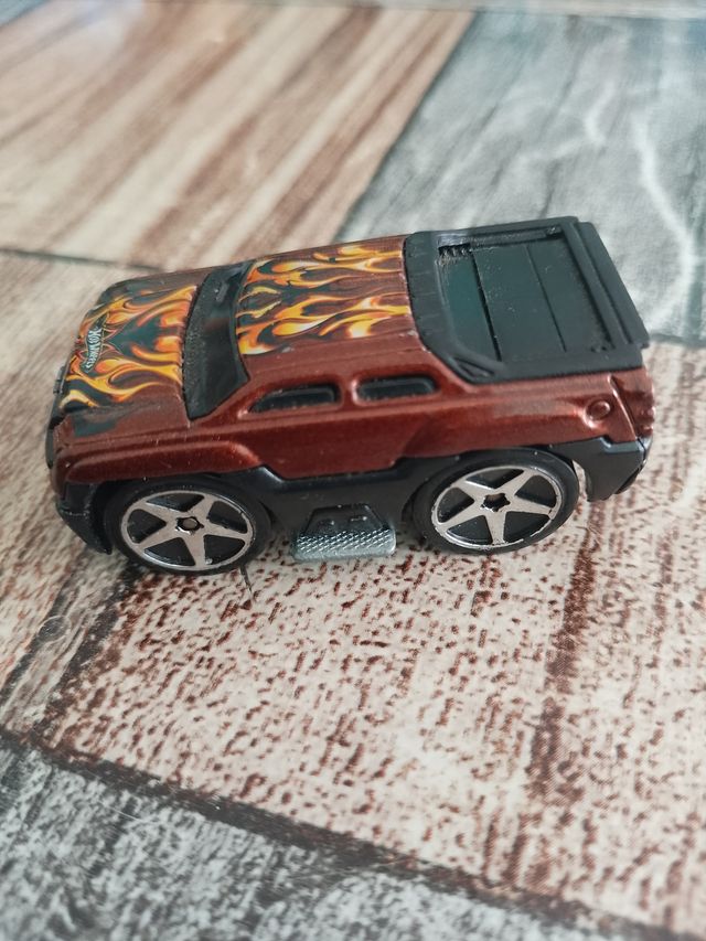 Hot Wheels Camión con llamas