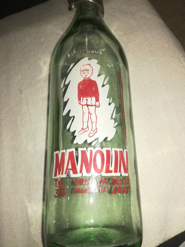 Rara bottiglia di vetro di gassosa Manolin Antigua