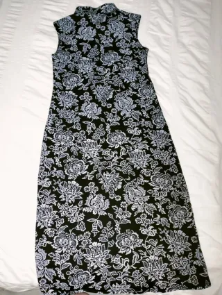 Vestido oriental negro y blanco