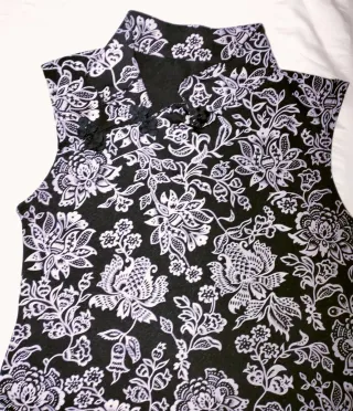 Vestido oriental negro y blanco