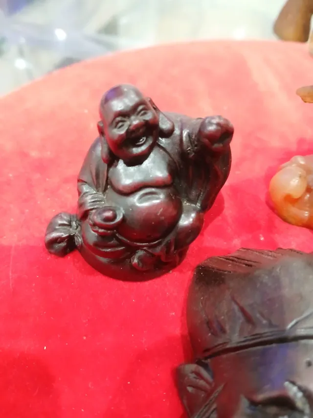 Lote 3 figuras chinas: madera y resina