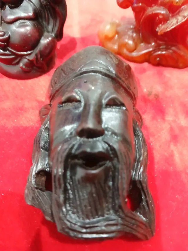 Lote 3 figuras chinas: madera y resina