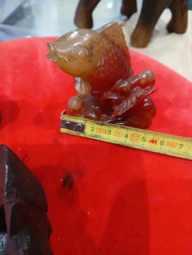 Lote 3 figuras chinas: madera y resina