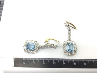 pendientes oro 18k con piedra