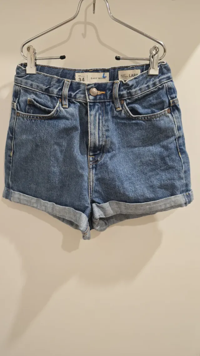 Vaqueros cortos tiro alto