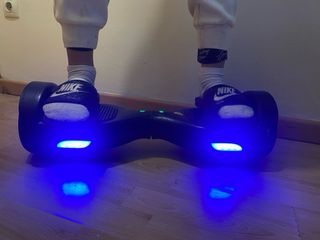 Patín eléctrico negro