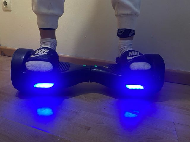 Patín eléctrico negro