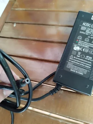 Cargador Batería Patinete Eléctrico 42V 2A