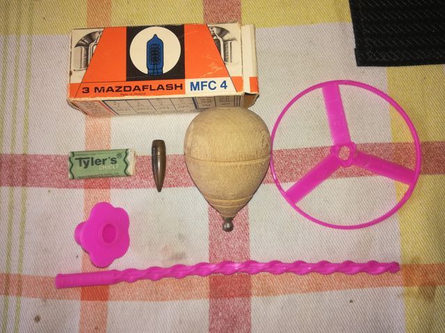 Girogallo in legno, gomma da masticare, flash, lanciaelica