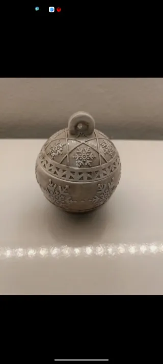 Portagioie a forma di palla con fiocchi di neve