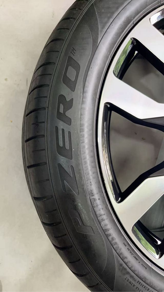 Llantas 20 con neumáticos Pirelli P Zero