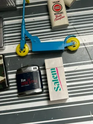 Collezione di 20 accendini metallici vintage