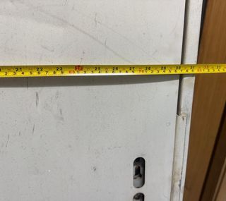 Puerta metálica trastero