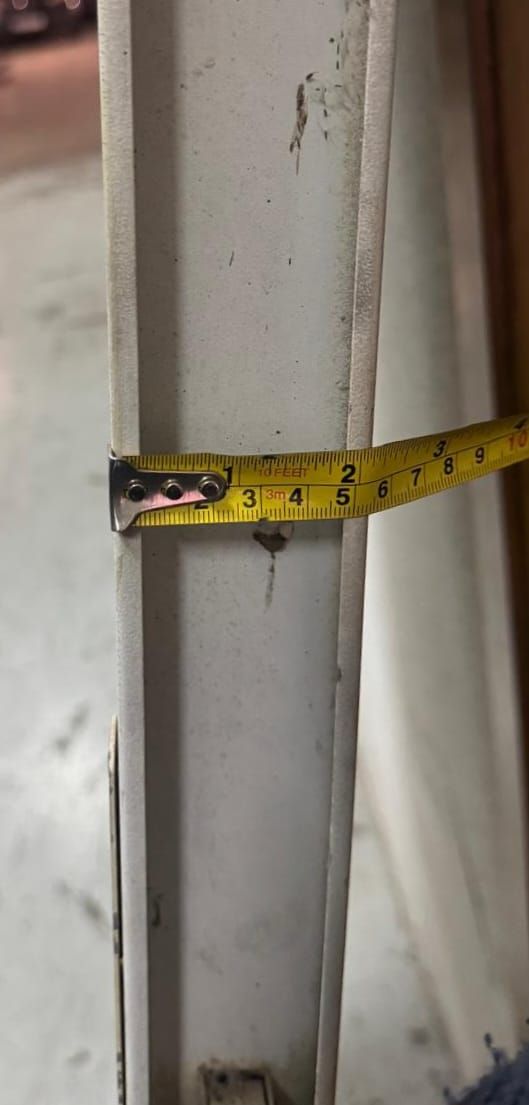 Puerta metálica trastero