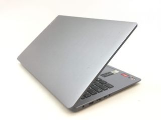 pc portatil lenovo 82ku