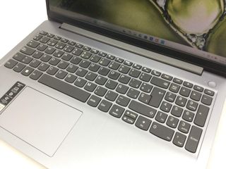 pc portatil lenovo 82ku