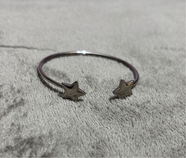 Bracciale argentato con stelle