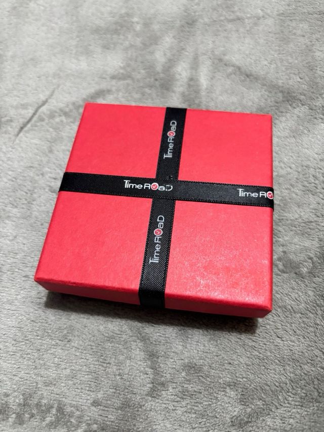 Set di gioielli con ciondolo e orecchini