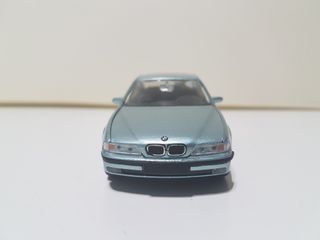 Coche a escala BMW Serie 5 1:43