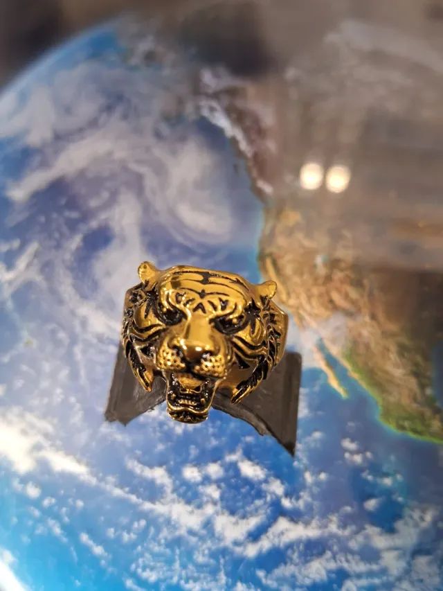 Anello uomo testa di tigre oro