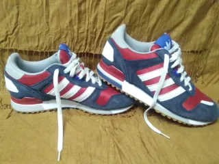 Zapatillas Adidas Rojas y Azules, 41'5
