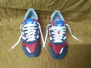 Zapatillas Adidas Rojas y Azules, 41'5