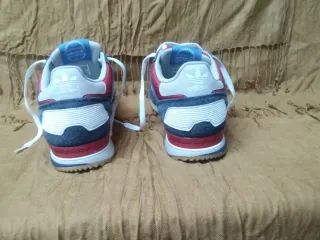 Zapatillas Adidas Rojas y Azules, 41'5