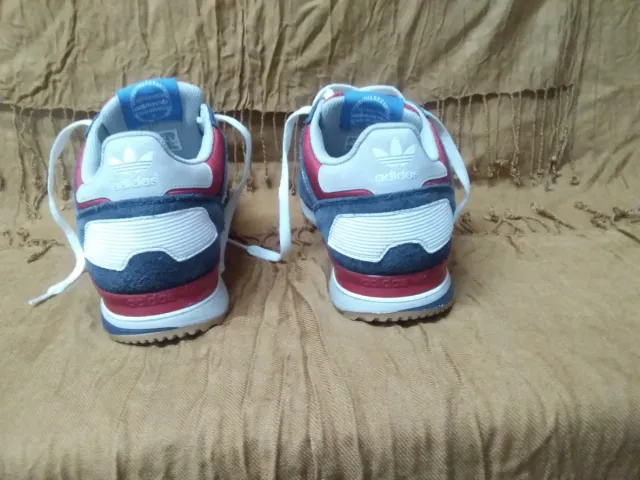 Zapatillas Adidas Rojas y Azules, 41' 1/3