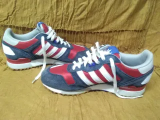 Zapatillas Adidas Rojas y Azules, 41'5