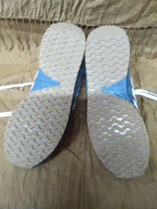 Zapatillas Adidas Rojas y Azules, 41'5