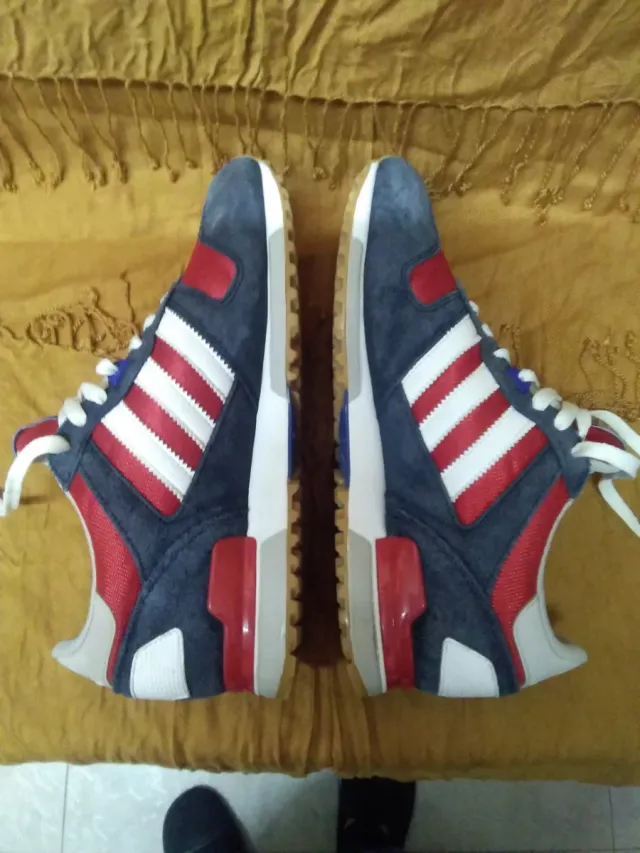 Zapatillas Adidas Rojas y Azules, 41' 1/3
