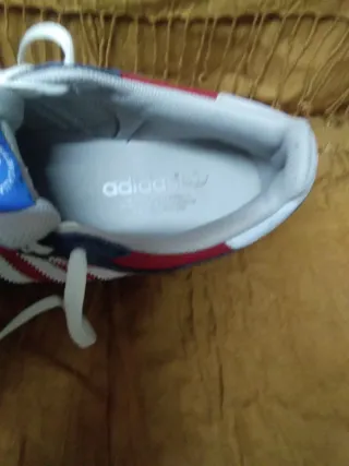 Zapatillas Adidas Rojas y Azules, 41'5