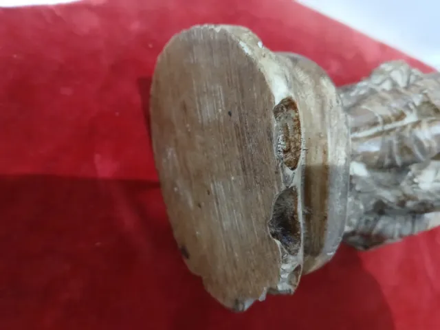 Antigua escultura decorativa