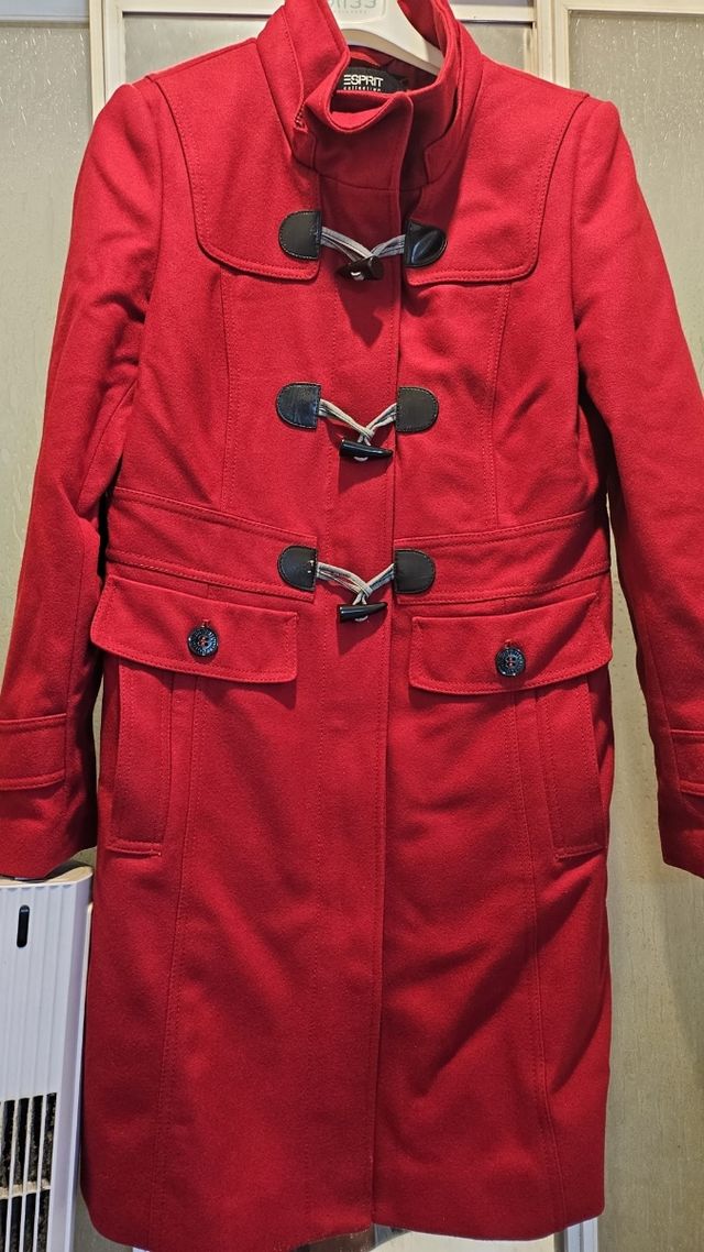 84- Abrigo rojo ESPRIT T42 Lana